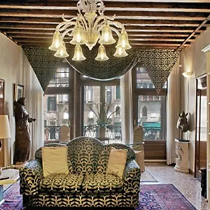 Bed & Breakfast San Firmino Canal View, Venice